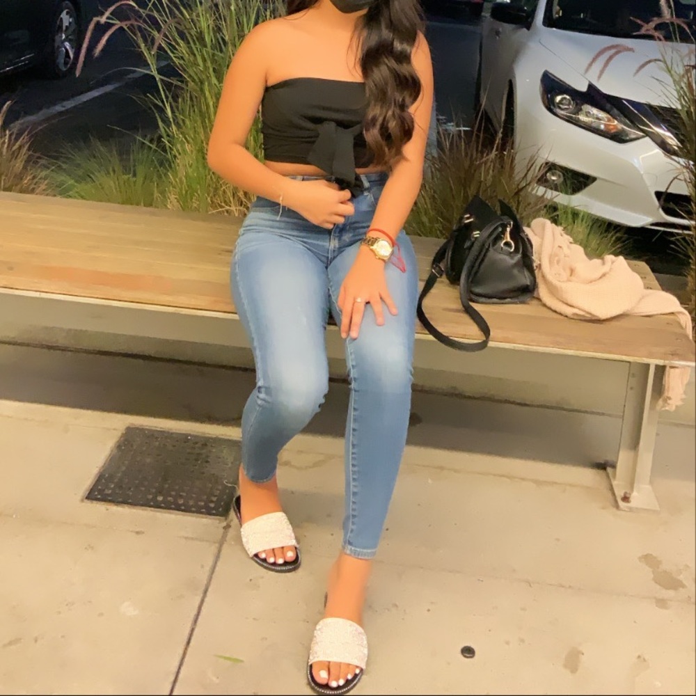 Black Solid front tie tube top 🖤🔍